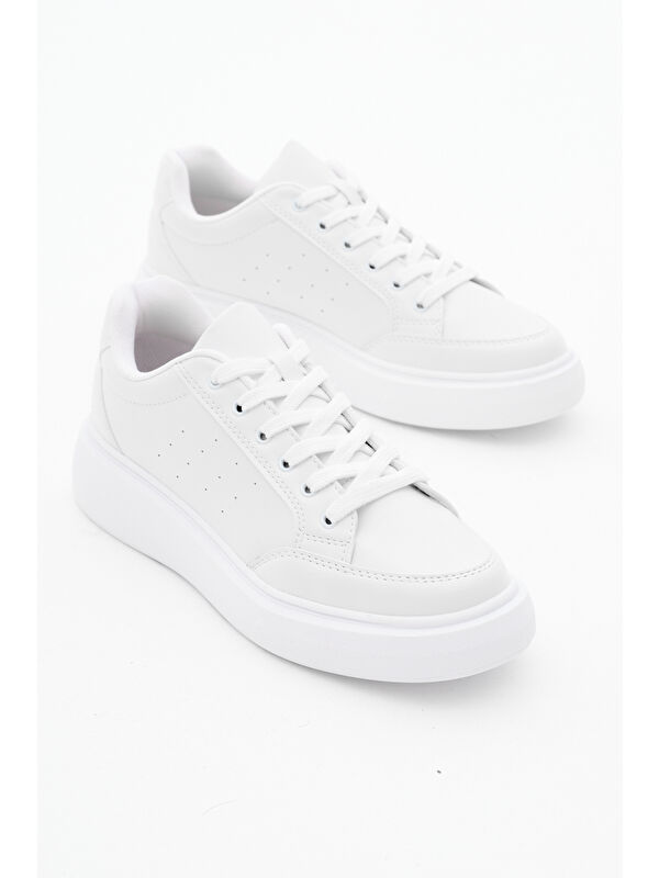 Kadın Beyaz Rahat Kalıp Yüksek Poli Taban Bağcıklı Spor Ayakkabı - Görsel 4