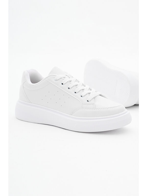 Kadın Beyaz Rahat Kalıp Yüksek Poli Taban Bağcıklı Spor Ayakkabı - Görsel 5