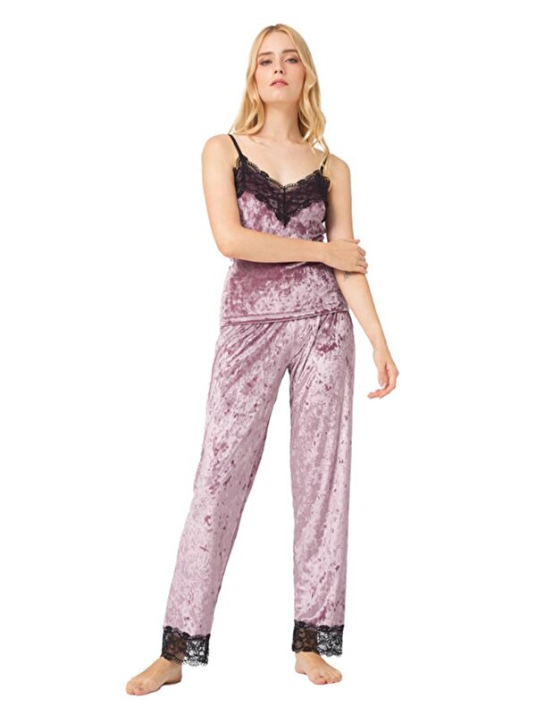 Cottonhill Pudra Dantel Detaylı Kadife Kadın Pijama Takımı