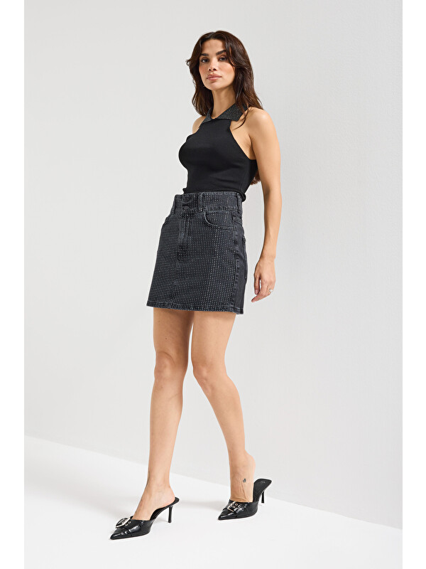 It's Basic Kadın Koyu Füme Renk 1w5-1 Straight Fit Parlak Taşlı %100 Pamuk Tasarım Mini Denim Etek