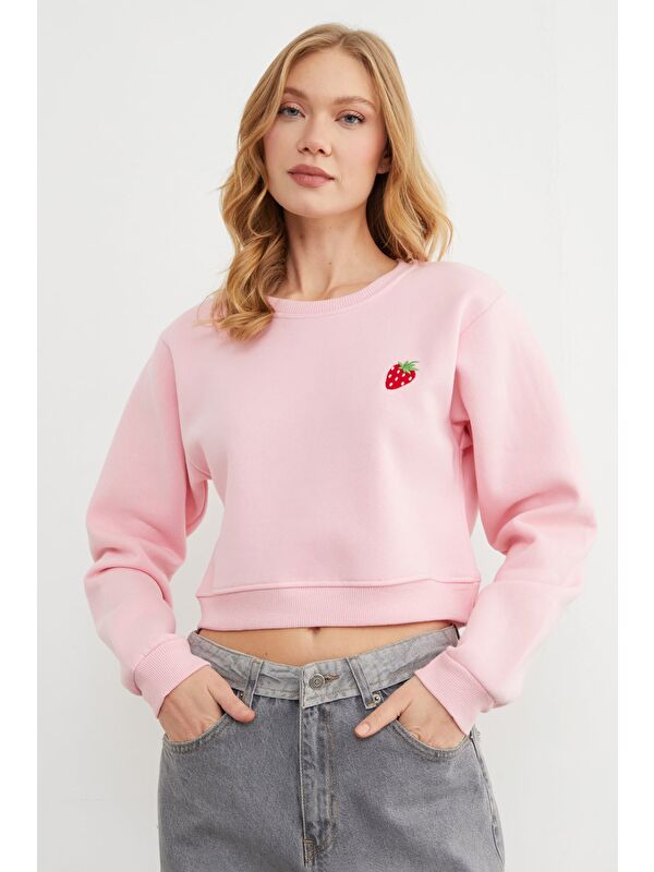 Fullamoda 3 İplik Çilek Nakışlı Crop Sweatshirt