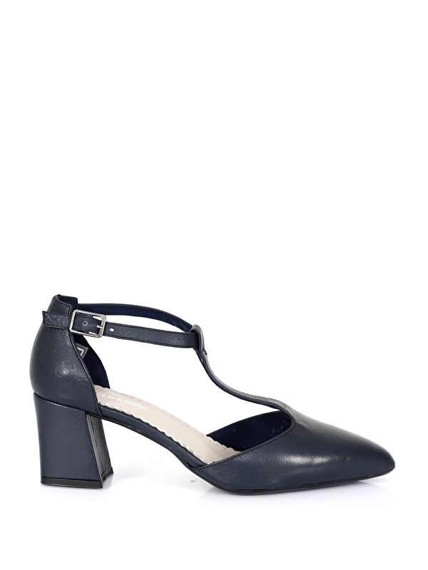 Gonderi(r) Bej Gonderi(r) Hakiki Deri Sivri Burun Bilek Bağlı Orta Kalın Topuklu Kadın Ayakkabı 24182