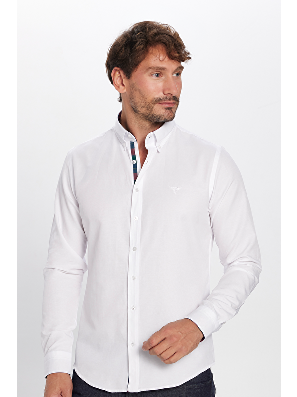 TUDORS Erkek Slim Fit Dar Kesim Uzun Kollu Pamuklu Oxford Doku Kolay Ütülenebilir Beyaz Düğmeli Yaka Gömlek