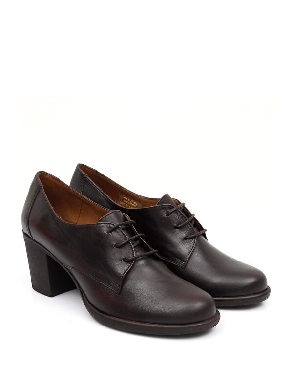 KAHVERENGİ Hakiki Deri Yuvarlak Burun Orta Topuklu Kauçuk Taban Bağcıklı Kadın Ayakkabı 24135 - Görsel 3