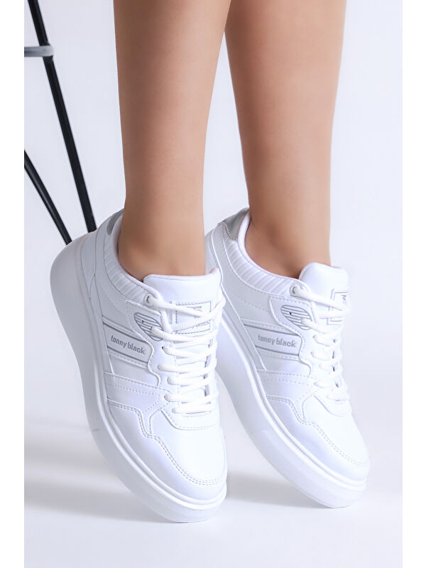 Kadın Beyaz Yüksek Poli Taban Yanı Şeritli Bağcıklı Spor Ayakkabı - Görsel 4