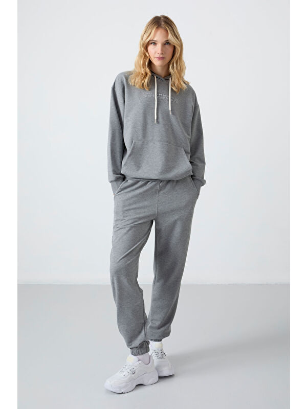 Tommylife Gri Melanj Kapüşonlu Kanguru Cep Oversize Lastik Paça Kadın Eşofman Takımı - 95288