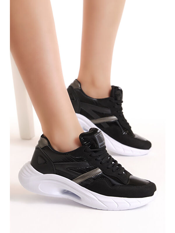 Kadın Siyah Beyaz Faylon Taban Şeritli Bağcıklı Spor Ayakkabı - Görsel 3