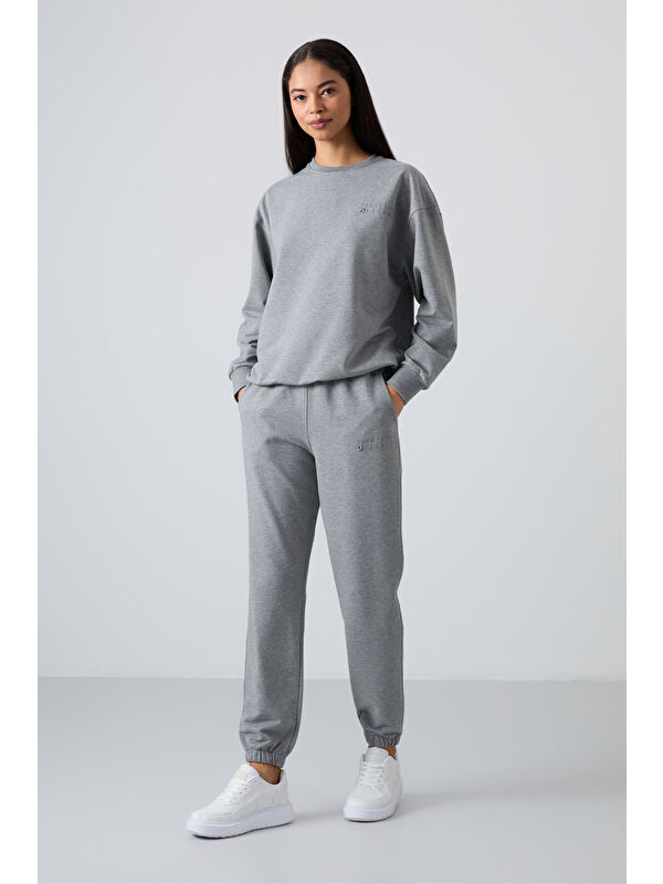Tommylife Gri Melanj Bisiklet Yaka Oversize Lastik Paça Kadın Eşofman Takımı - 95287