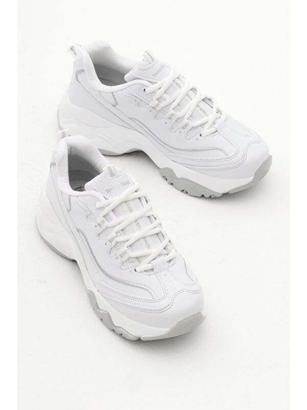 Kadın Beyaz Rahat Kalıp Yüksek Taban Bağcıklı Spor Ayakkabı - Görsel 4