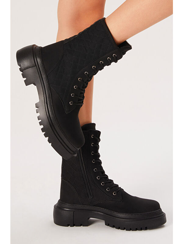 Kadın Siyah Süet Kalın Taban Kapitone Nakışlı Bağcıklı ve Fermuarlı Bot - Görsel 5