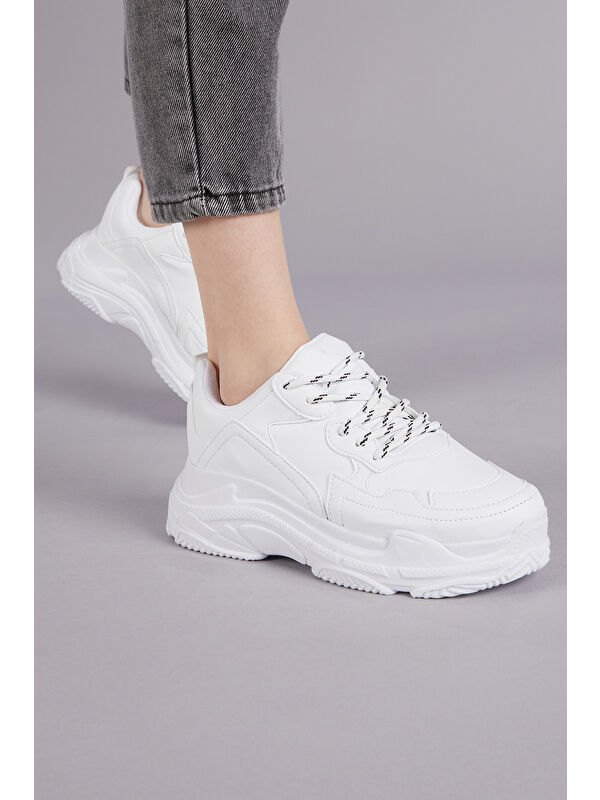 Kadın Beyaz Cilt Yüksek Taban Bağcıklı Spor Ayakkabı - Görsel 5