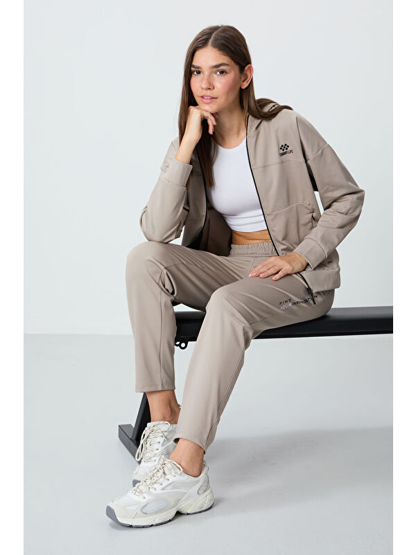 Tommylife Koyu Bej Kapüşonlu Gizli Cep Detaylı Standart Kalıp Kadın Eşofman Takımı - 95306