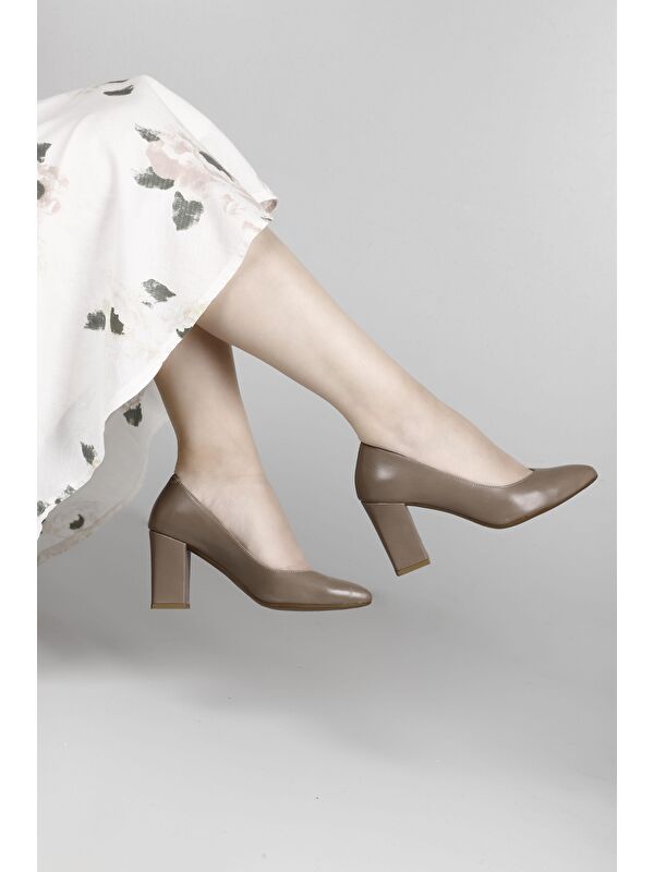 VİZON Hakiki Deri Sivri Burun Yüksek Kalın Topuklu Kadın Ayakkabı 24171 - Görsel 2