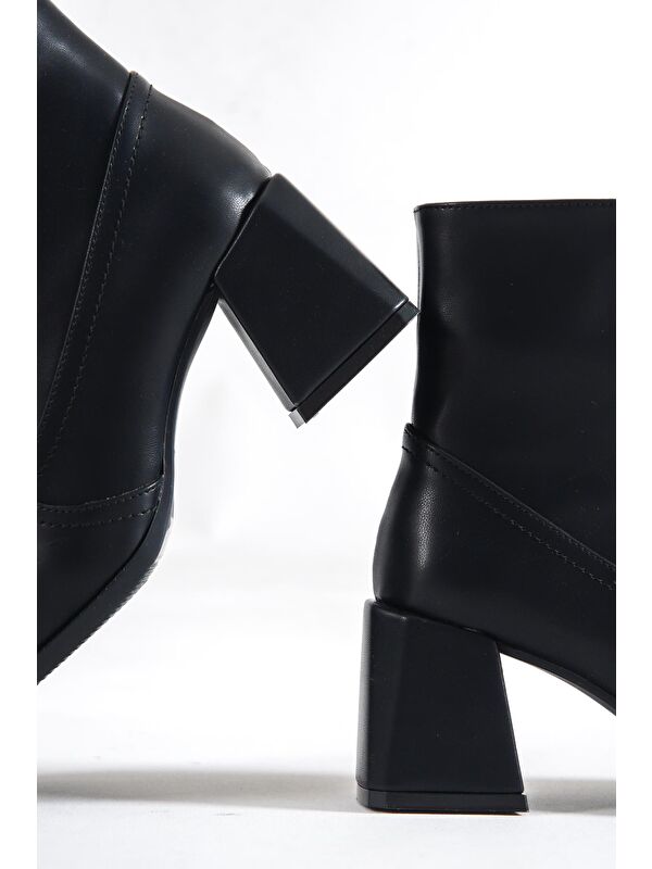 Küt Burunlu Yandan Fermuarlı Kadın Bot - Görsel 5