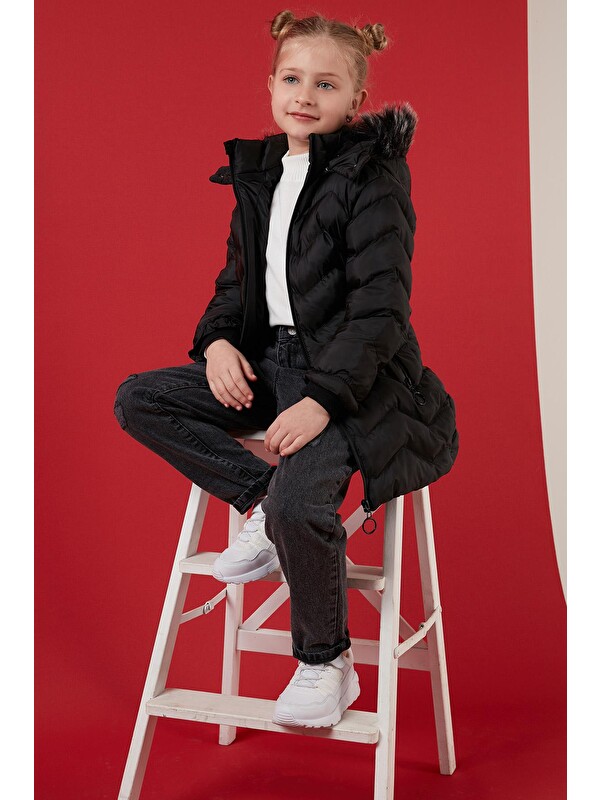 Lela Pelüş Astarlı Yakası Suni Kürklü Çıkarılabilir Kapüşonlu Kışlık Kız Çocuk Mont 5766041