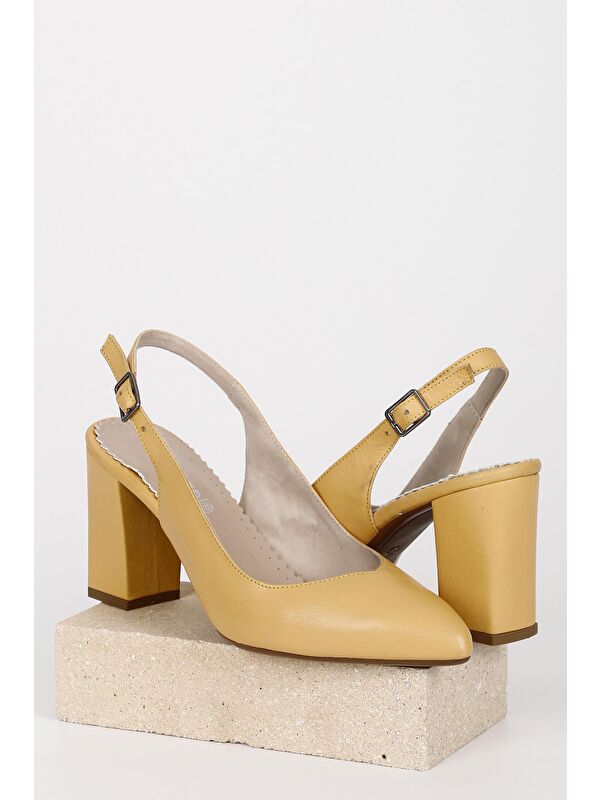 Gonderi(r) Bej Gonderi(r) Hakiki Deri Sivri Burun Yüksek Kalın Topuklu Arkası Açık Kadın Yazlık Ayakkabı