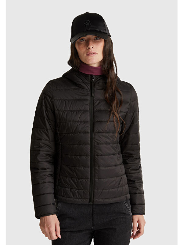 United Colors Of Benetton Kadın Siyah Polyester Dolgulu Feramuarlı Kapüşonlu Slim Fit Puffer Mont