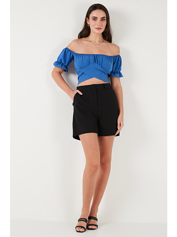 Lela Regular Fit Madonna Yaka Bağlama Detaylı Crop Kadın Bluz 6527017