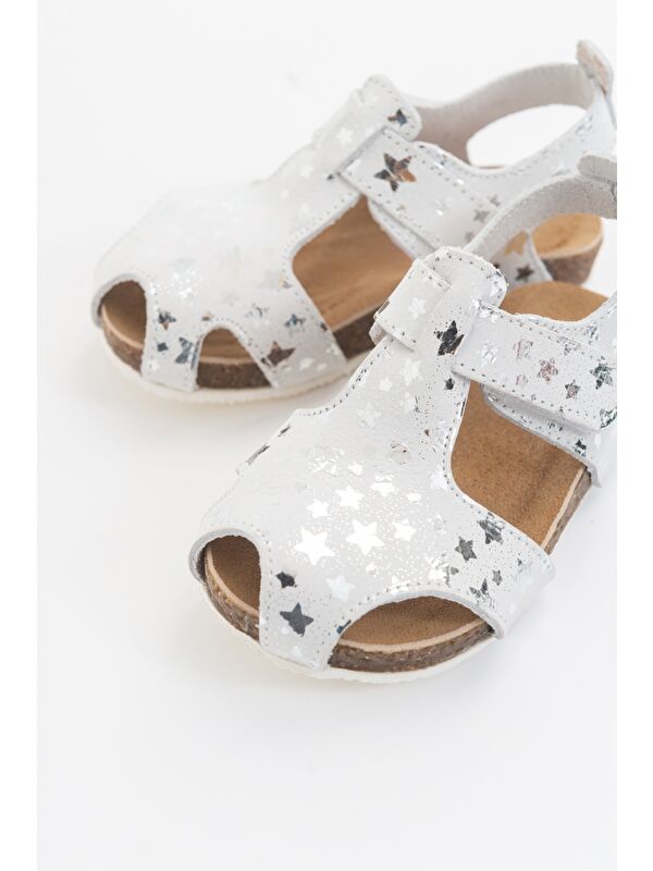 Unisex Çocuk Yıldızlı Gümüş Deri Ortopedik Destekli Çocuk Sandalet - Görsel 3