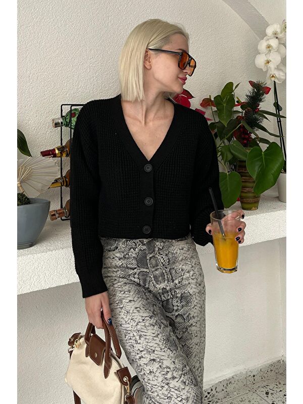 Madmext Siyah Uzun Kollu Düğmeli Crop Hırka Mg2198