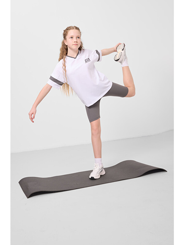 Tommylife Beyaz-Koyu Gri V Yaka Kemer Detaylı Standart Fit Performans Kız Çocuk Tayt Takım - 75187