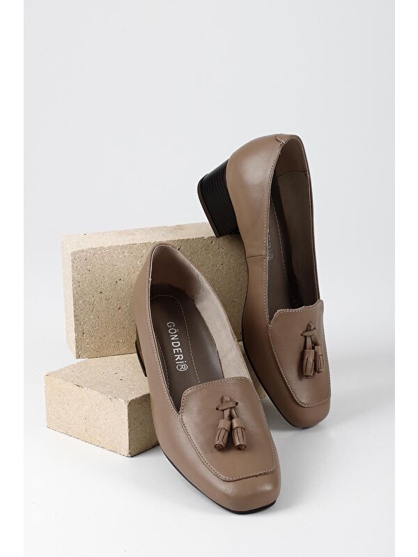 VİZON Hakiki Deri Küt Burun Kısa Kalın Topuklu Püsküllü Kadın Ayakkabı 13313 - Görsel 3