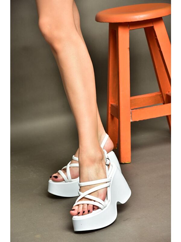 P973090409 Beyaz Dolgu Taban Kadın Ayakkabı - Görsel 3