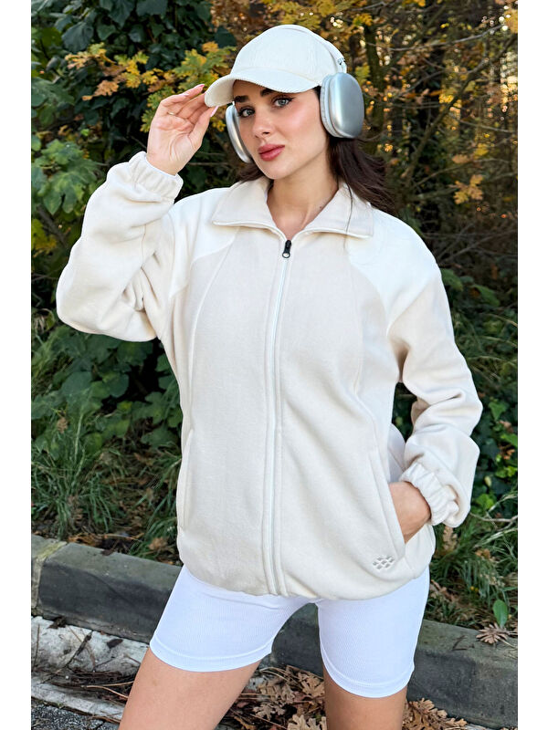 Tommylife Bej Kalın Yumuşak Dokulu Dik Yaka Oversize Nakışlı Polar Kadın Sweatshirt - 97293