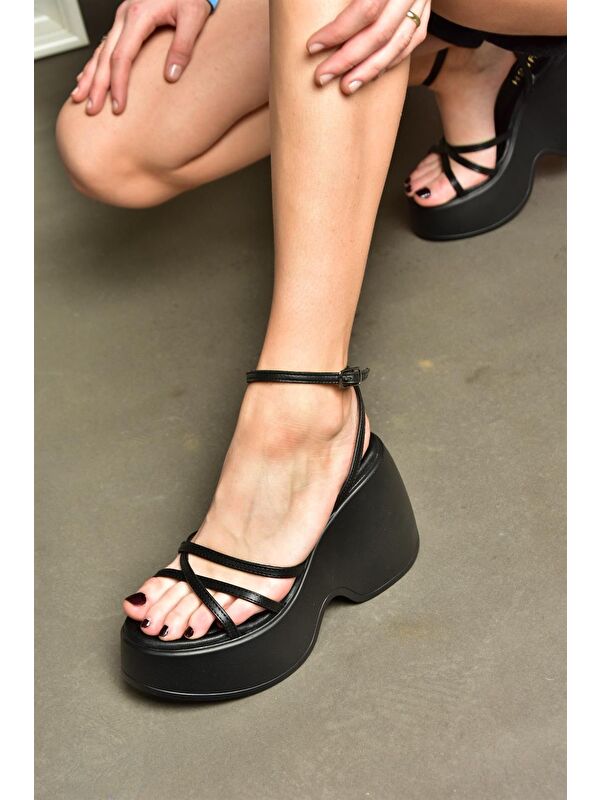 P973000609 Siyah Dolgu Taban Kadın Ayakkabı - Görsel 4