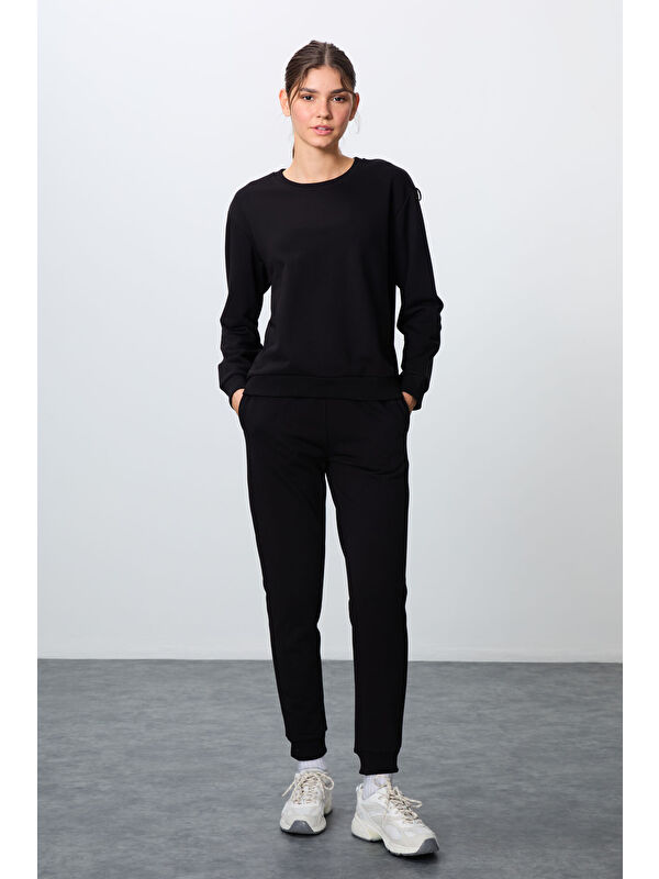 Tommylife Siyah Kompakt Pamuklu Kalın Pürüzsüz Dokulu O Yaka Oversize Fit Kadın Eşofman Takım - 95341