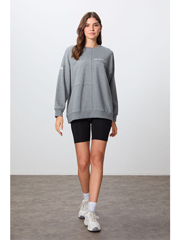 Tommylife Gri Melanj Kompakt Pamuklu Kalın Pürüzsüz Dokulu O Yaka Oversize Fit Kadın Sweatshirt - 97288