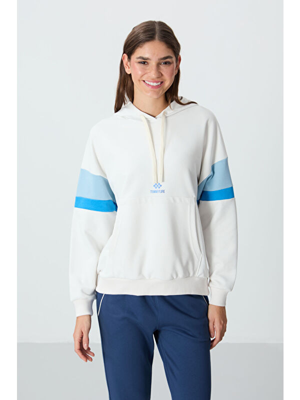 Tommylife Ekru Kompakt Pamuklu Kalın Pürüzsüz Dokulu Kapüşonlu Oversize Fit Kadın Sweatshirt   97290