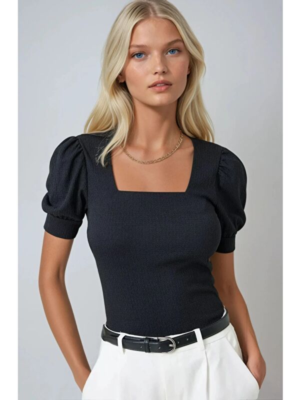 Hazelin Kadın Siyah Kare Yaka Örme Bluz HZL22W-BD104091