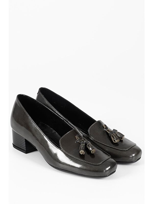 GRİ Hakiki Deri Küt Burun Kısa Kalın Topuklu Püsküllü Kadın Ayakkabı 13313 - Görsel 3