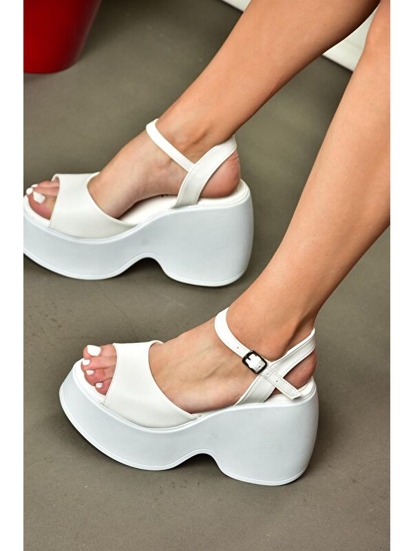 P973001009 Beyaz Dolgu Taban Kadın Ayakkabı - Görsel 5