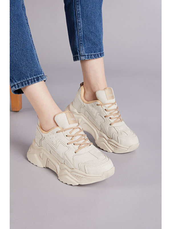 Kadın Bej Rahat Kalıp Yüksek Taban Bağcıklı Spor Ayakkabı - Görsel 3