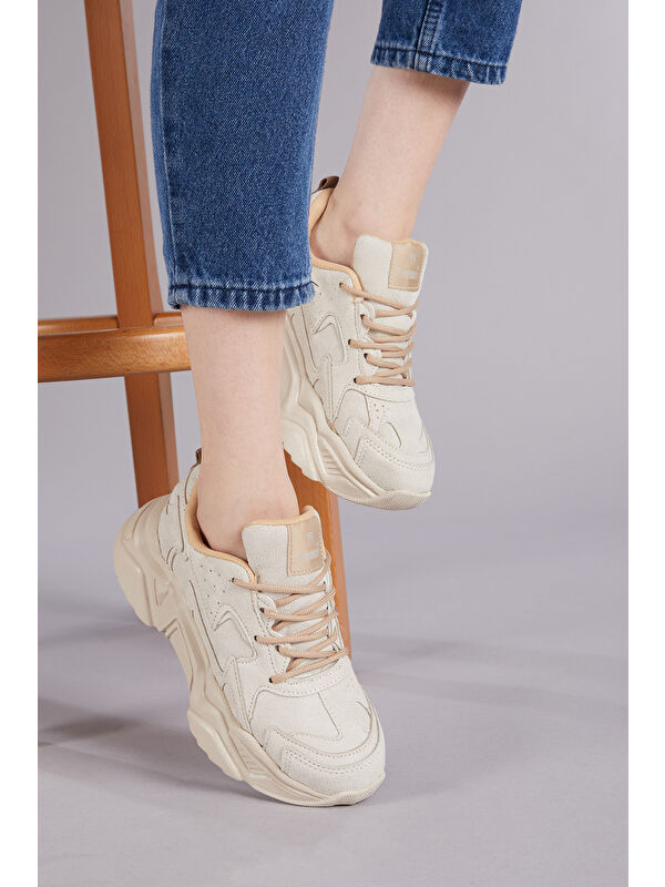 Kadın Bej Rahat Kalıp Yüksek Taban Bağcıklı Spor Ayakkabı - Görsel 4