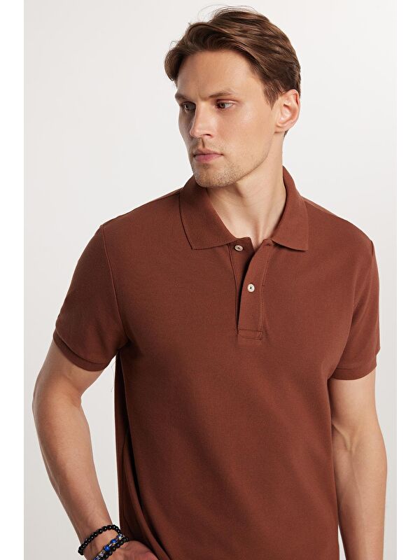 TUDORS Erkek Slim Fit Dar Kesim %100 Pamuk Düz Pike Kahverengi Polo Yaka Tişört