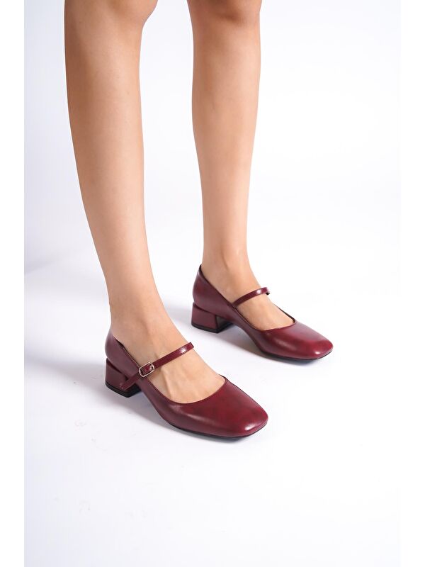 Küt Burunlu Bantlı Alçak Topuk Kadın Ayakkabı - Görsel 2
