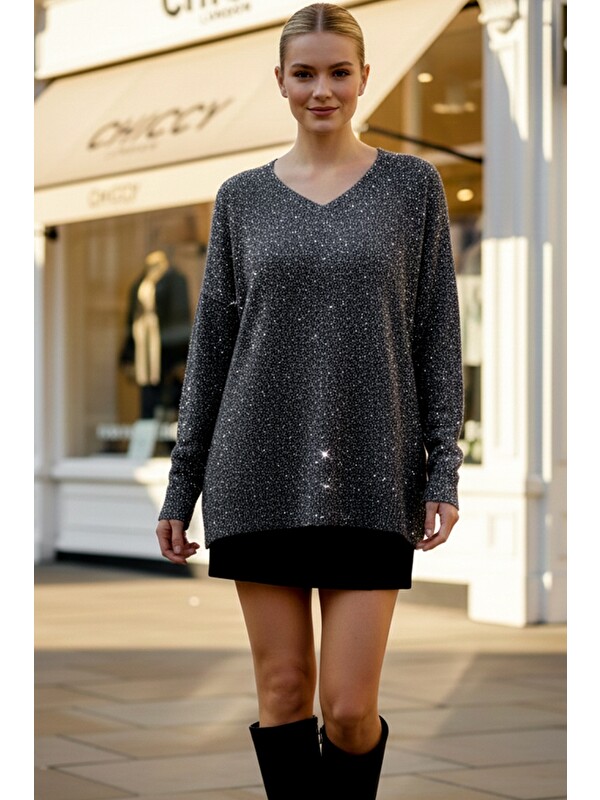 Chiccy Siyah V Yaka Uzun Kol Yırtmaçlı Simli Casual Arkası Uzun Oversize Triko Kazak 70 75