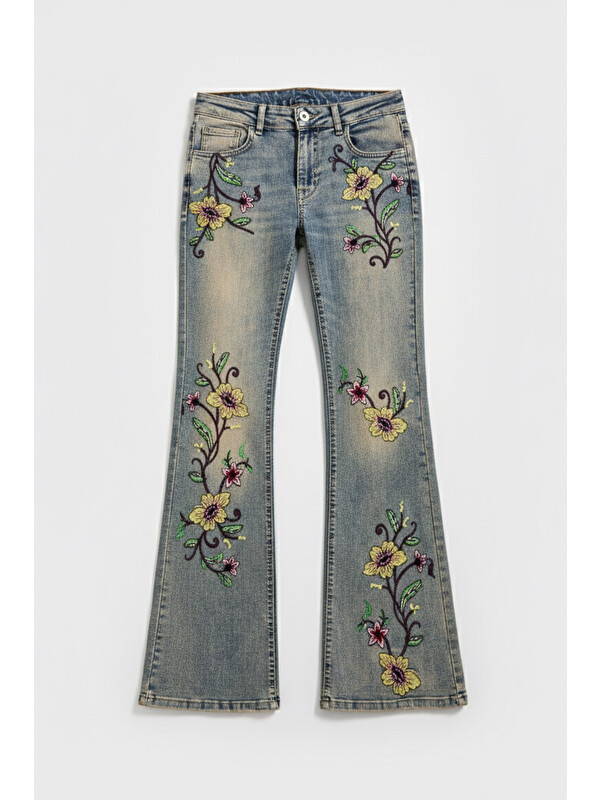 It's Basic Kadın T.Kot Rengi 4s6-91 Midrise Flare Fit Özel Nakış Desenli Elastan Kumaş Denim Jean