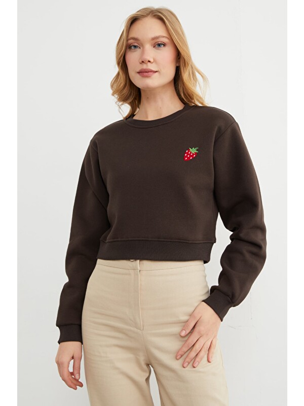 Fullamoda 3 İplik Çilek Nakışlı Crop Sweatshirt