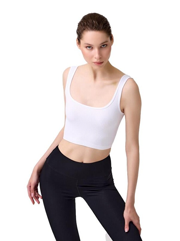 Cottonhill Premium - Kadın Beyaz Seamless Orta Boy Kare Yaka Crop Top Büstiyer