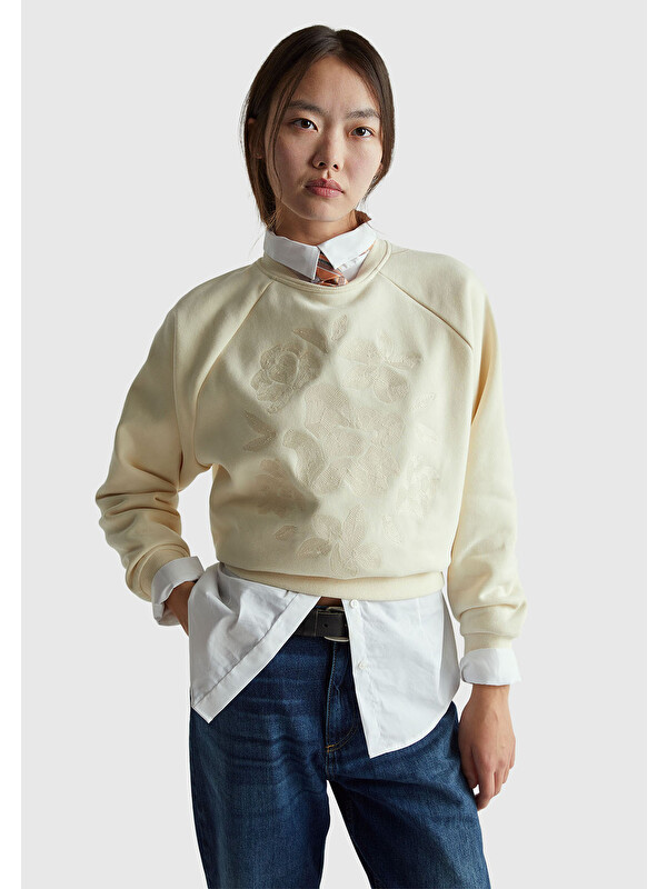United Colors Of Benetton Kadın Krem Pamuk Karışımlı Önü Çiçek Desenli Bisiklet Yaka Sweatshirt