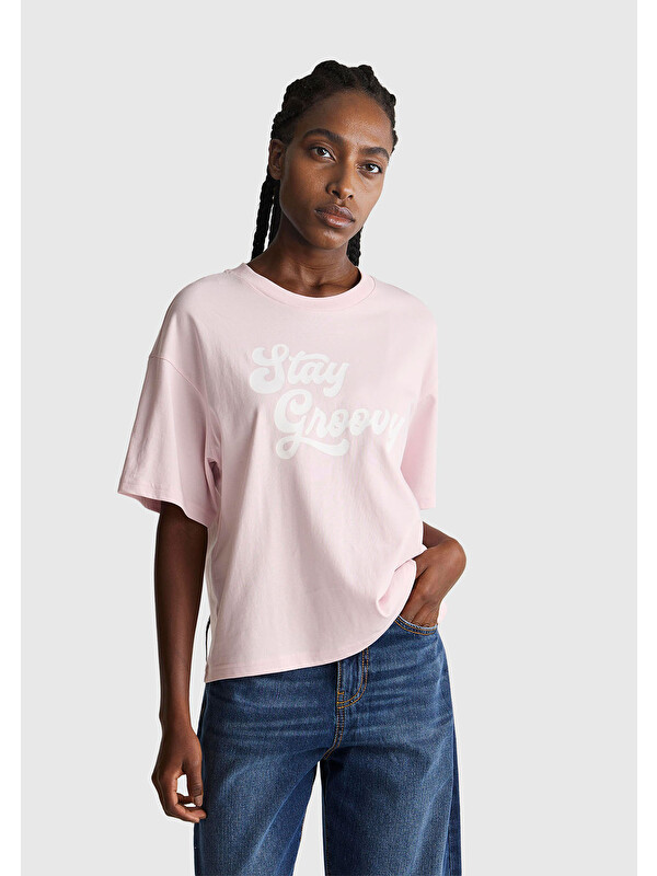 United Colors Of Benetton Kadın Açık Pembe %100 Pamuk Önü Yazı Baskılı Bisiklet Yaka T-Shirt