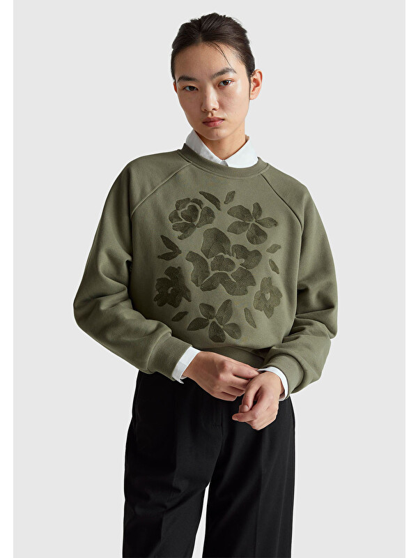 United Colors Of Benetton Kadın Haki Pamuk Karışımlı Önü Çiçek Desenli Bisiklet Yaka Sweatshirt
