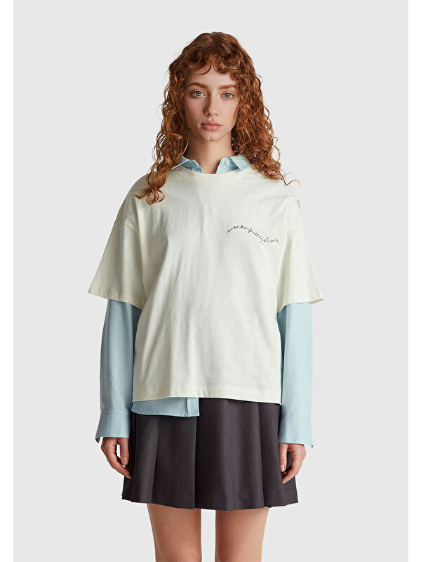 United Colors Of Benetton Kadın Krem %100 Pamuk Göğsü Yazı Baskılı Bisiklet Yaka T-Shirt
