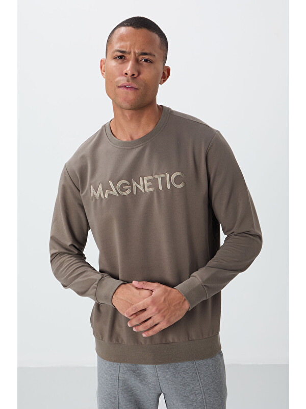 Tommylife Koyu Bej Yazı Nakışlı Bisiklet Yaka Rahat Form Erkek Sweatshirt - 88020