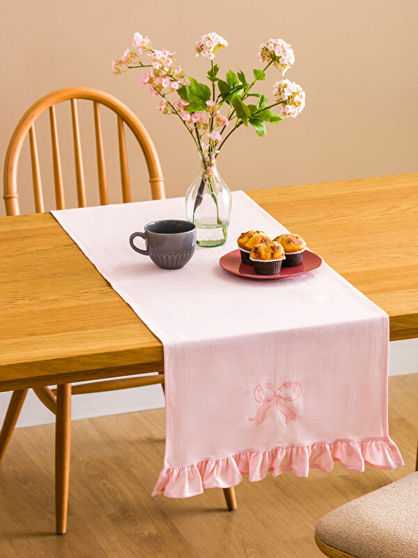 LCW HOME Fiyonk Nakışlı Fırfır Detaylı Runner 45x150 cm