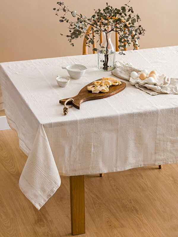 LCW HOME Çizgi Nakışlı Masa Örtüsü 140x180 cm